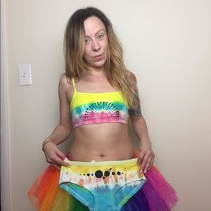 Hippie intimates
